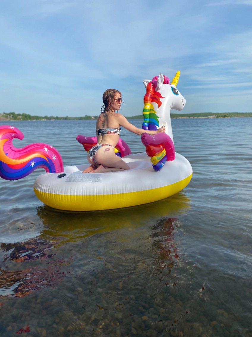 QueenDe33071341's tweet photo. Summer days 🌞🐚 Call for me to slay 💃💋 #onlyfansnew #onlyfansnewbie #onlyfans #tattoo #tattoos #bikini #swimming #BabyGirl #sexy #SeductiveSunday #SeduceMeSunday #HotGirls #bodypositivity https://t.co/3PdbBWoTHV