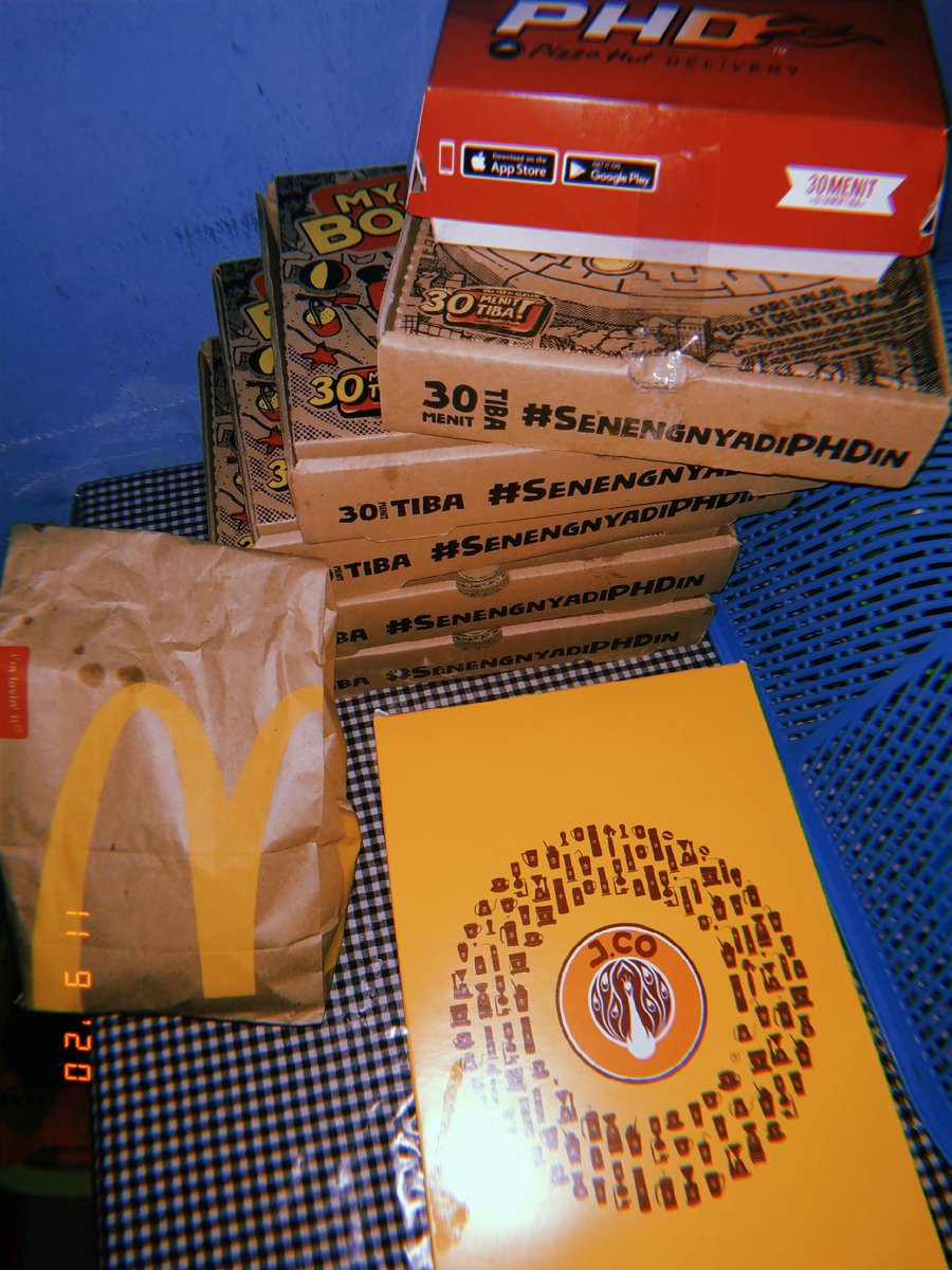waarchives's tweet photo. persatuan junkfood seluruh indonesia https://t.co/dtqtv2mgNv