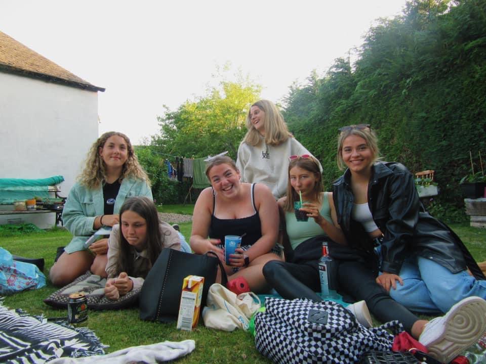 rrachelmcgregor's tweet photo. @sophiecameron03 happy birthday you pedo, lots of love xx https://t.co/DzYG41yza3