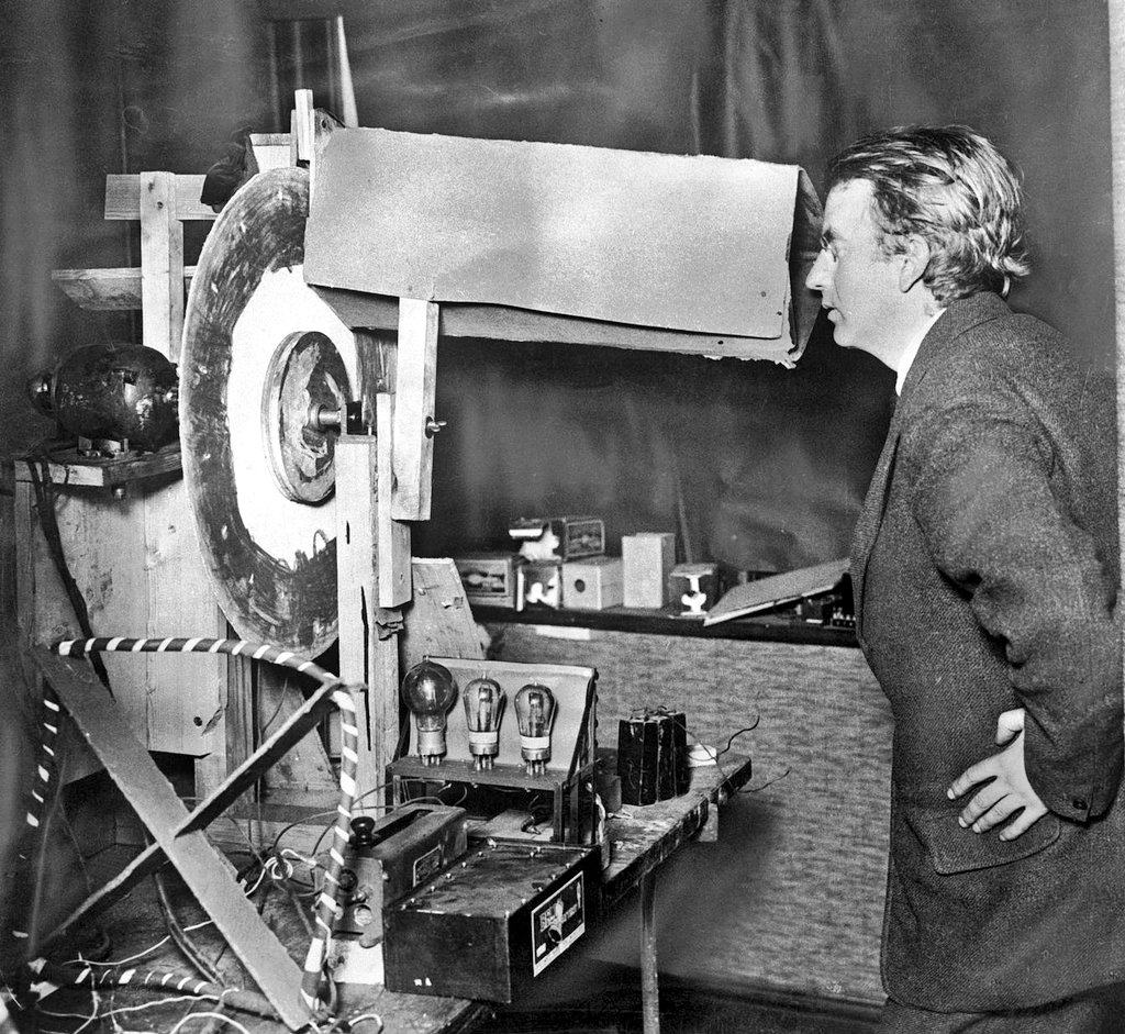 джон логи бэрд 1926. первый телевизор джон лоуги бэрд. телевидение 1926 год джон бэрд. джон лоуги бэрд телевизор. Baird television.