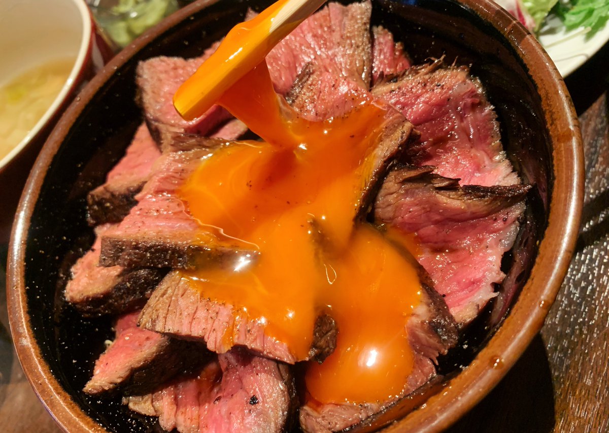 唯一無二の絶品グルメ むにぐるめ Twitterissa 肉友 東京 神田駅から徒歩6分 ランチ時に肉厚なローストビーフ丼を食べられるお店 厚切りカットされたお肉は一切れ当たりのサイズ感が大きくて 柔らかな食感がたまらない 他店のローストビーフと比べて肉の 唯一無二の絶品グルメ むにぐるめ Twitterissa 肉友 東京 神田駅から徒歩6分 ランチ時に肉厚なローストビーフ丼を食べられるお店 厚切りカットされたお肉は一切れ当たりのサイズ感が大きくて 柔らかな食感がたまらない 他店のローストビーフと比べて肉の