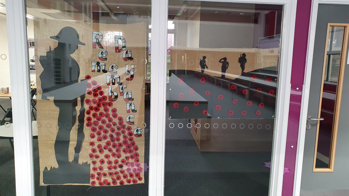 A beautiful #RemembranceDay display created by our pupils in Art, as we remember those who fell protecting our freedoms #WeAreStar