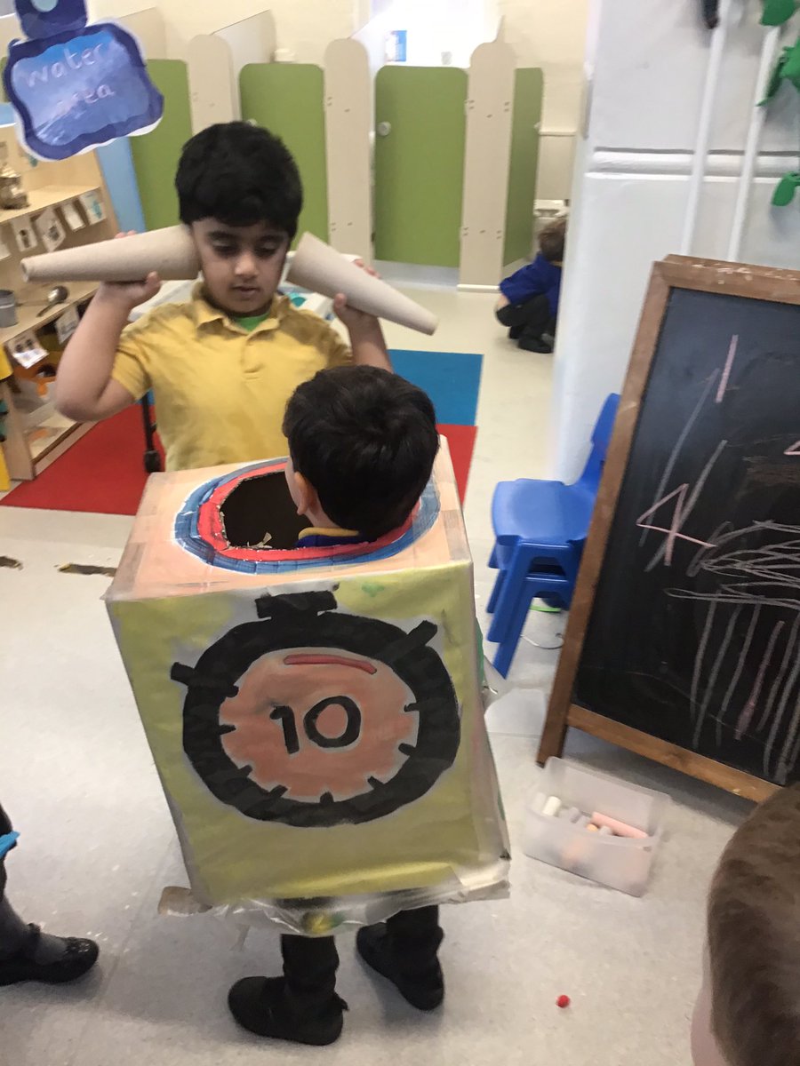 BeaverRoad_Pri's tweet photo. Watch out ! A Number robot is roaming in the Nursery ! #NumberWeek https://t.co/AymF2a4rJF