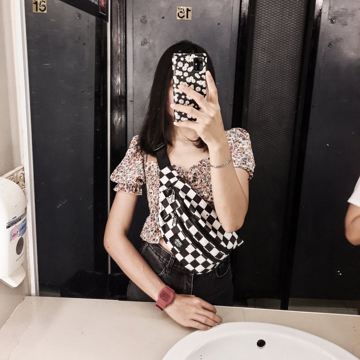 23Sutthida's tweet photo. #NewProfilePic https://t.co/bCaPft7Rl8
