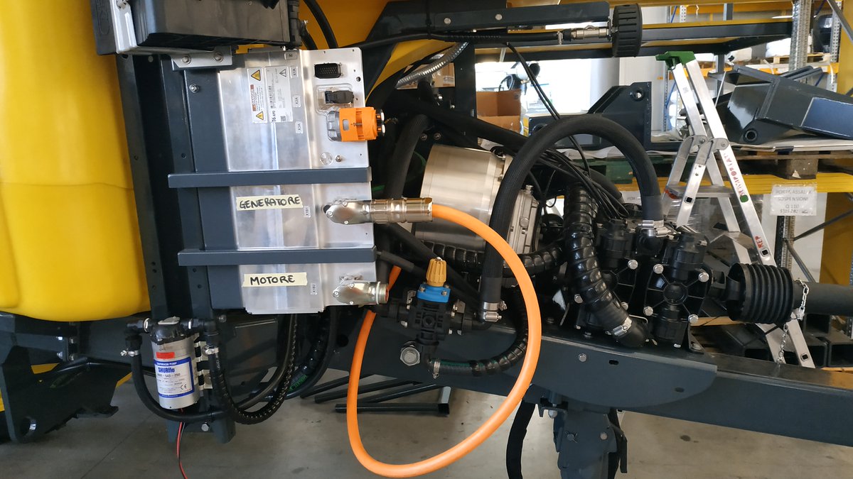 Optima_IPM's tweet photo. The #smart #sprayer for open field #carrots🥕is being developed in the #Caffini facilities in Italy.
It is one of the three #prototype sprayers that are currently being developed within our #H2020 Project!
@EU_H2020 #agriculture #farming #smartfarming #precisionagriculture https://t.co/cdXTp1JFeh