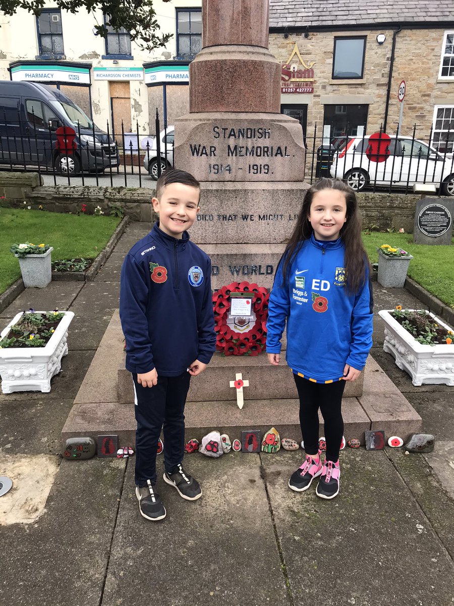 DuffyShel66's tweet photo. #LestWeForget @St_Wilfrids_CE @lwilsonsclass @mrpriceclass Ellie &amp; William proudly wearing their football kits and poppies https://t.co/TMnBPrZIhD