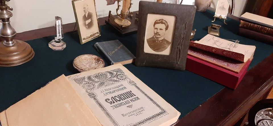 museum1849's tweet photo. ♨️ Вітаємо з Днем української писемності та мови!

🤝 "Наша мова може не подобатися лише тим, хто її не знає або не опанував як слід", - Д.І. Яворницький.

#dnim #dnipro #яворницький #яворницькому165 https://t.co/HZwOjpEjgn
