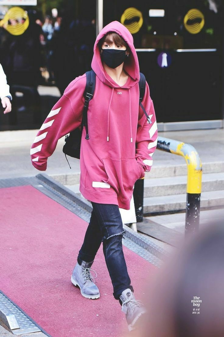 jungkook in pink ~ a pretty thread 