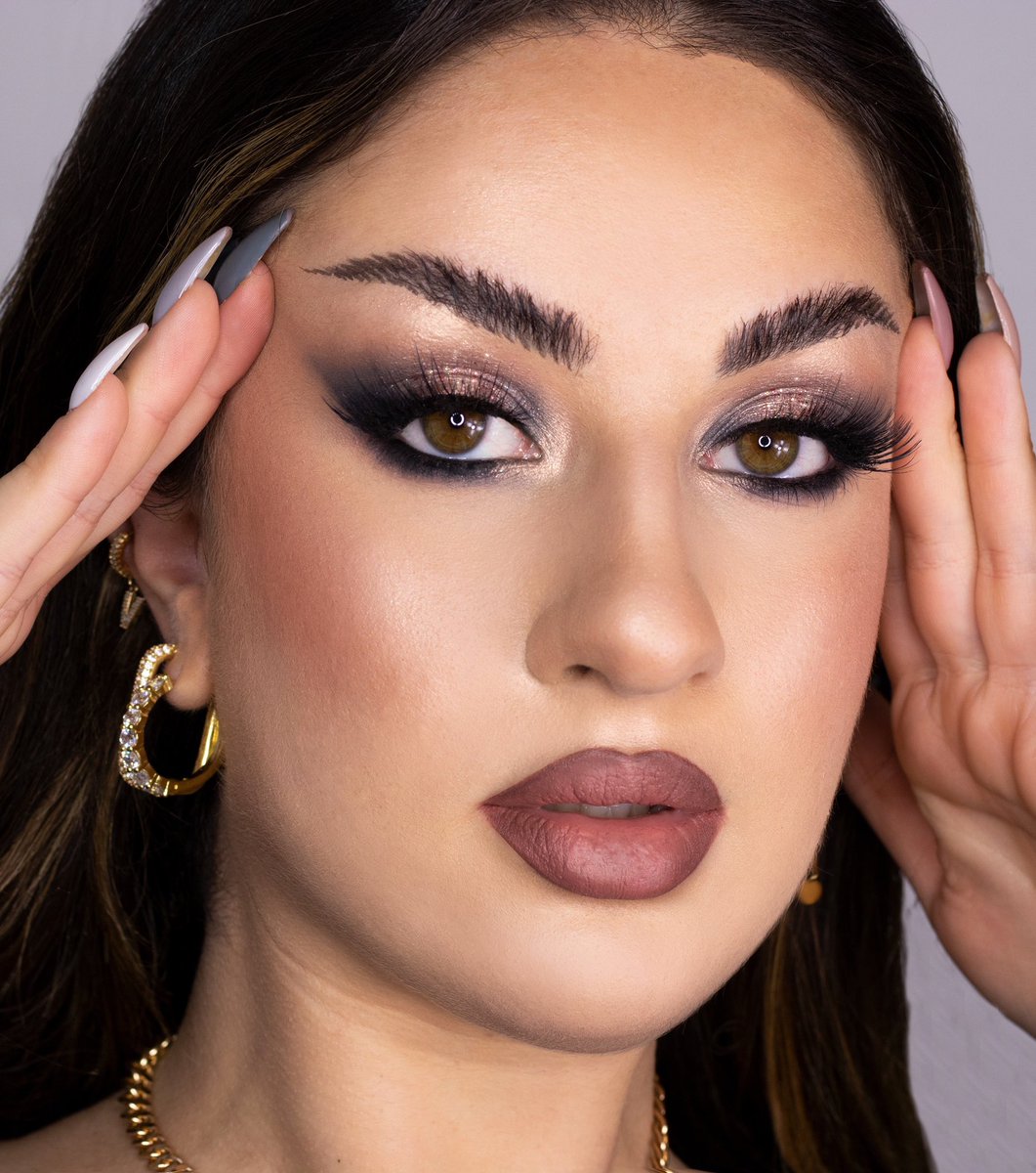 mynudelips's tweet photo. Using @NablaCosmetics’ Side By Side nude collection for eyes and lips ✨ Brows: Brown Pen @ABHcosmetics #abh #anastasiabeverlyhills #nablacosmetics @norvina https://t.co/jRoHrtzI0o