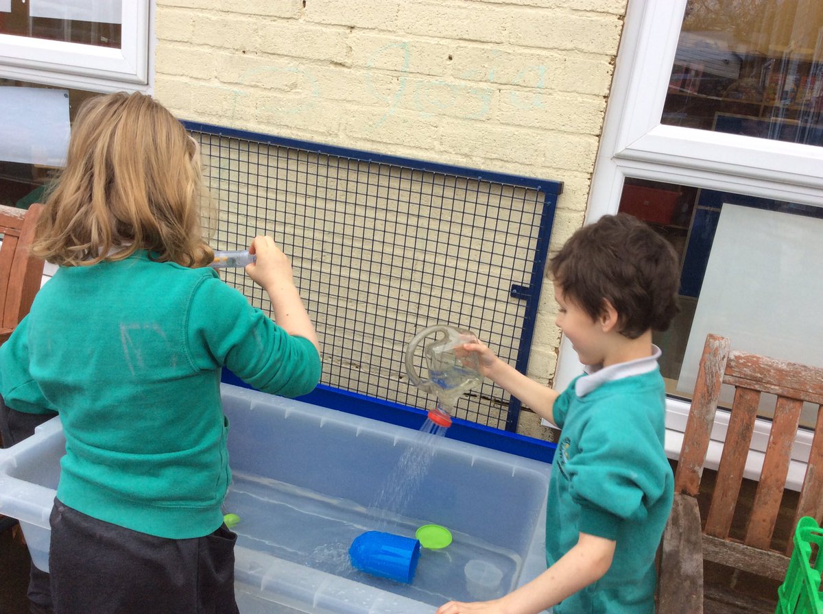 Springwood_Prm's tweet photo. #SpringMonmouth we are enjoying our new outdoor provision equipment, we are building a home and filling up the watering cans to see how the pour out #springoutdoors https://t.co/CCa3cIDiOP