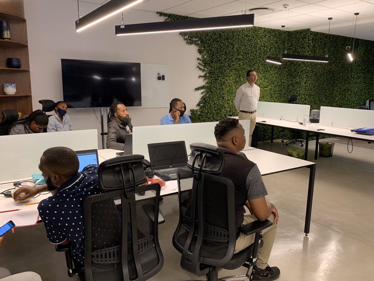 epftechhub's tweet photo. Over the weekend we invited innovative software developers and experienced members of Civil Society and together we have created solutions that will transform the city of Johannesburg! Contact akivan@empirepartnerfoundation.org to find out more! #SmartCities #innovationday #4IR https://t.co/frYPtJqE98
