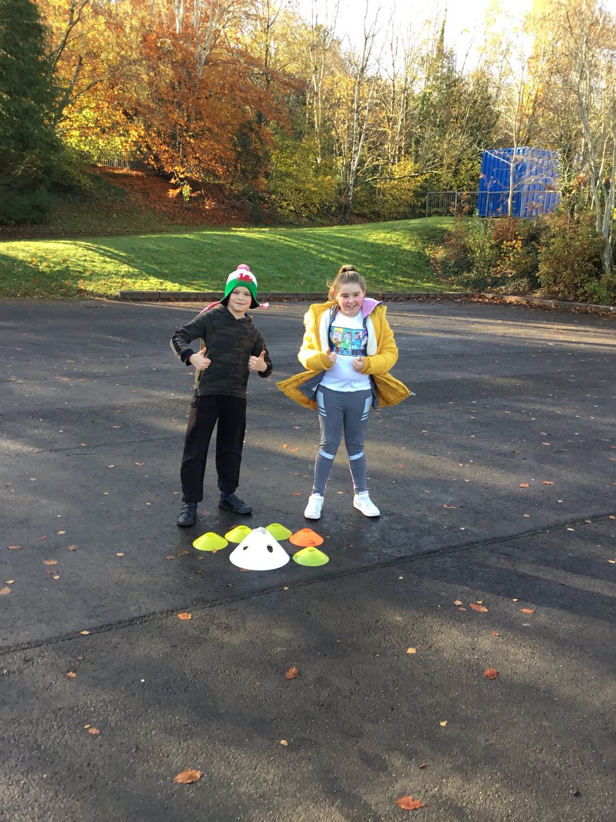 Springwood_Prm's tweet image. #springharlech are enjoying a warm up with  @CardiffCityFC today during our games lesson.