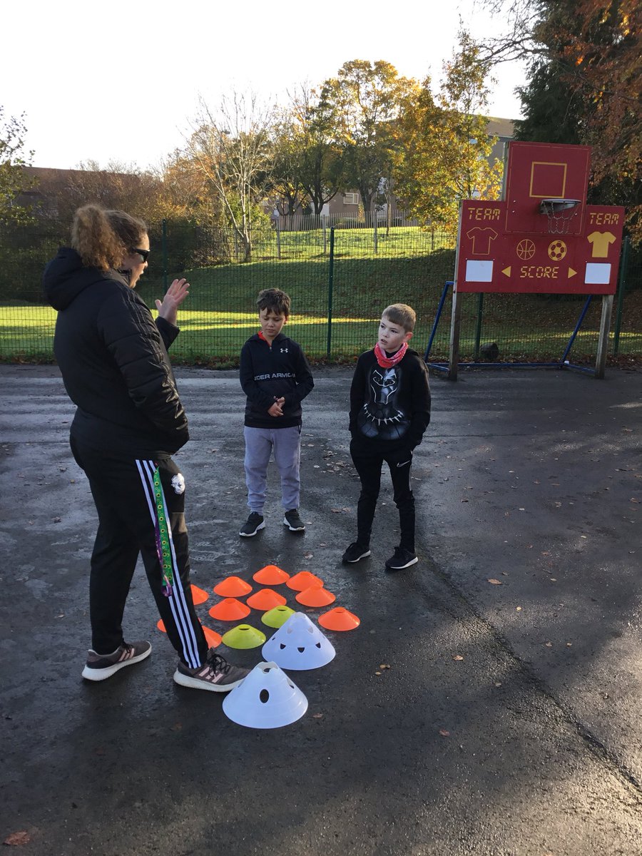 Springwood_Prm's tweet image. #springharlech are enjoying a warm up with  @CardiffCityFC today during our games lesson.