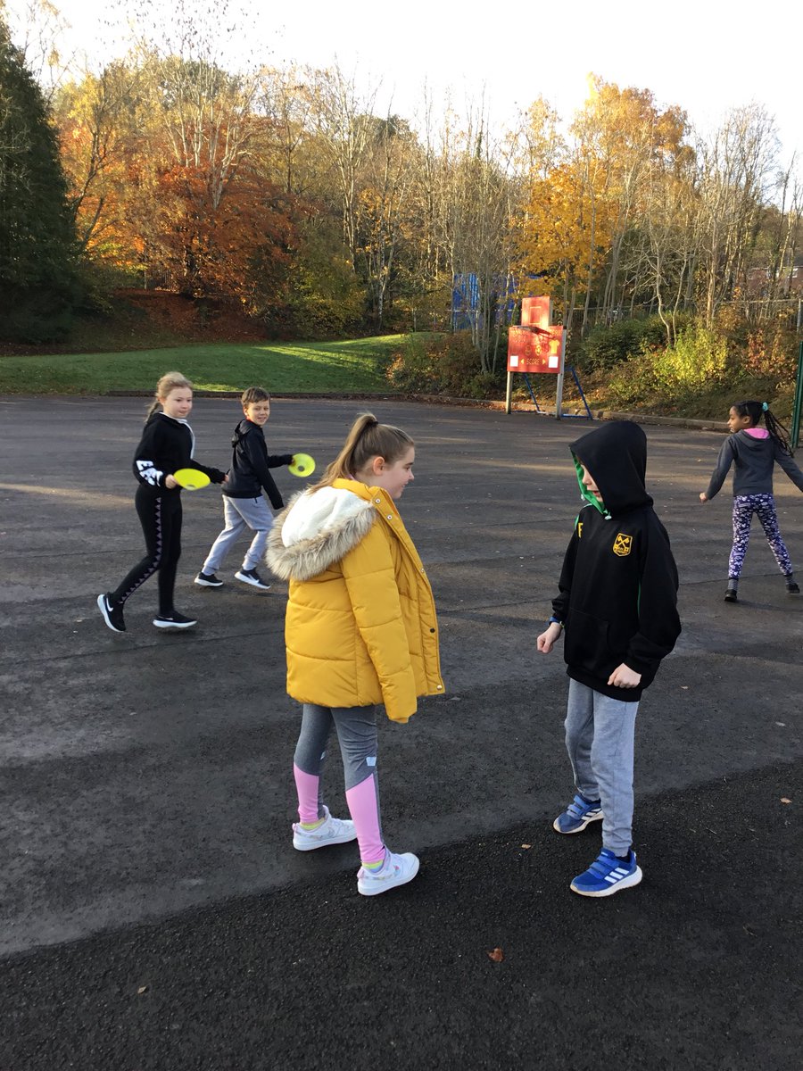 Springwood_Prm's tweet image. #springharlech are enjoying a warm up with  @CardiffCityFC today during our games lesson.