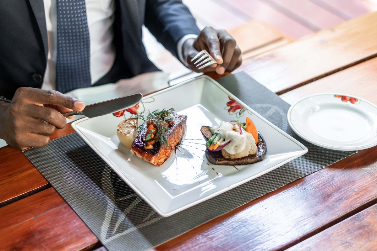 Business lunch done right! 
Join us daily at #Flametreerestaurant for our tantalizing meals!
For reservations, call 0709111000