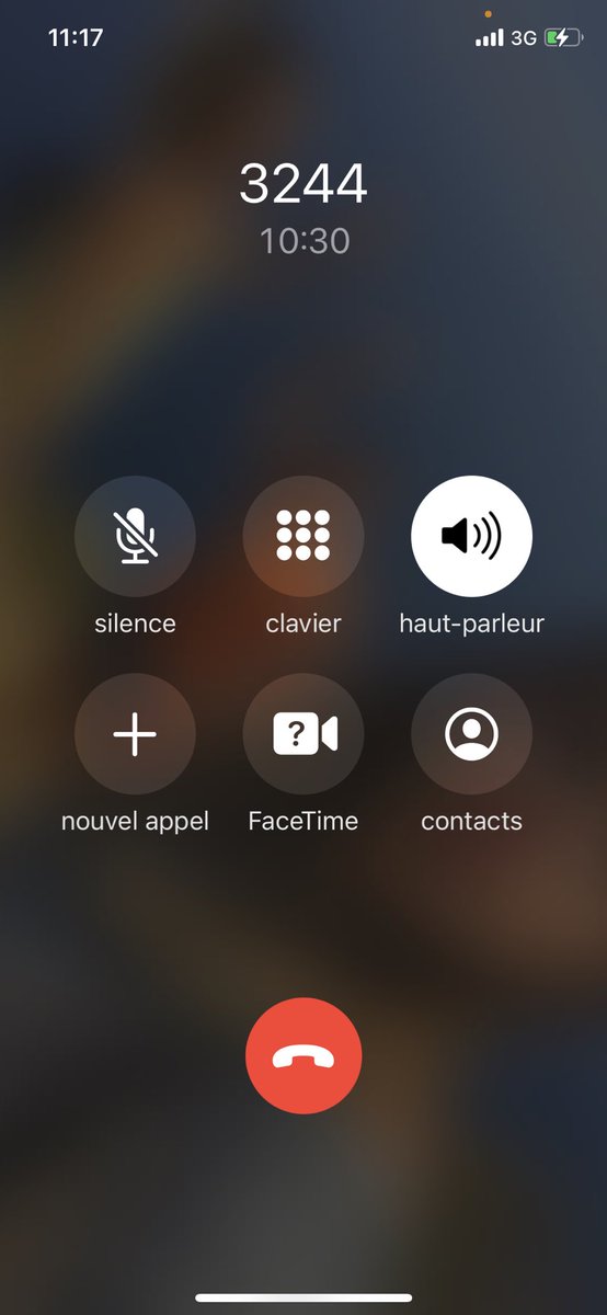 Keuralie's tweet photo. La boîte vocale avait dit que mon temps d’attente était estimé à moins de 2 minutes... Et voilà la preuve de l’incompétence des services @free @Freebox https://t.co/MkfdHmL8CH