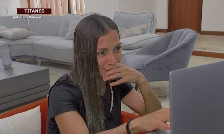 taytotheblues's tweet photo. esta temporada te ganaste todo mi corazón, gracias por dar tanta luz, dónde estés siempre vas a brillar y aunque voy a extrañar verte diario va a ser muy lindo ser parte de tu día a día, te quiero muchísimo Gloria Murillo 🥺❤️
GLOW TITÁN
#SiempreRojos #OrgulloRaider https://t.co/B0nPRXBAfX