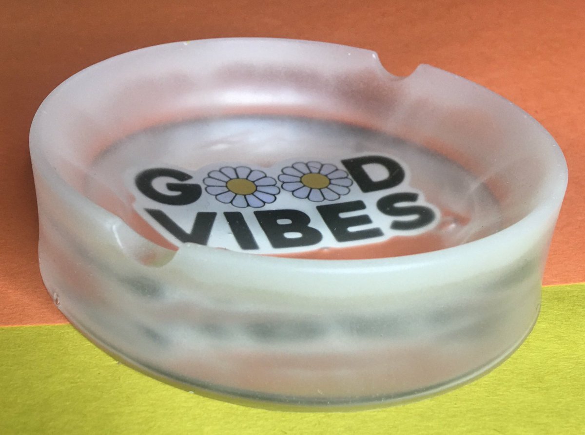 tstonermarket's tweet photo. #etsy shop: Hippie -  #fluidart #ashtry #stashbox #jewlerybox #leaf #blunt #joint #weedcommunity #smoke #smoker #goodvibes https://t.co/1K1LE5Pn7R https://t.co/s1MCZnxo8d