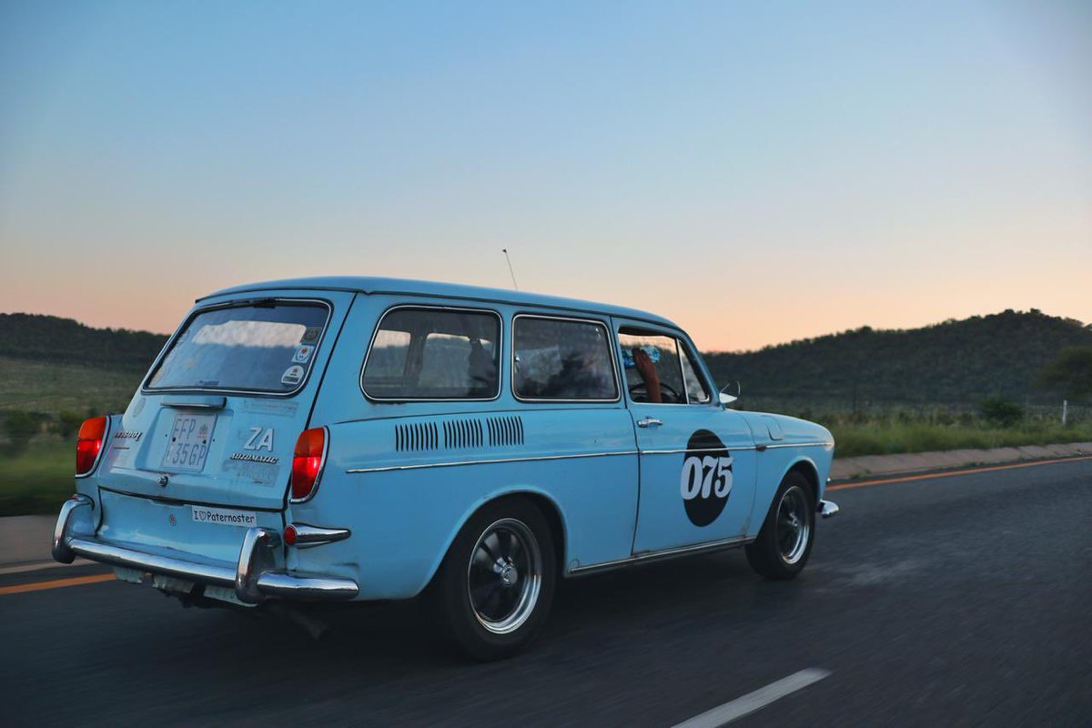 ReubenVN's tweet photo. Weekends go by and what a weekend it was #targaramponi #itsonlycoolifitsaircooled https://t.co/pYDyoxB7HD