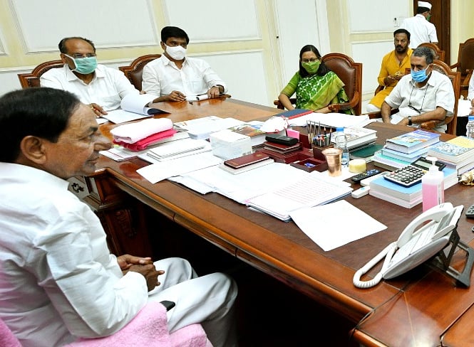anandsai20's tweet photo. Meeting with the CM Shri KCR gaaru on the progress of the temple. He was pleased with the progress made.

https://t.co/slQFeobHZV

#telegana #kcr #kcrgaaru #yadadri #yadagiriguttatemple #yadadritemple #templearchitecture #chiefarchitect https://t.co/poJxfOB2C4