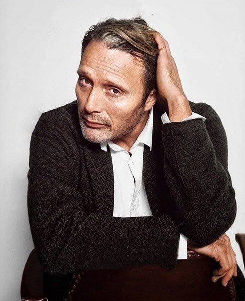 AchillesLament's tweet photo. So I’m trying to learn to draw. I was told tracing pictures with layers can help. I did. And... welp 😂😂😂😂😂 #badhannibalart #sorryMads https://t.co/7xTg5Edr9o