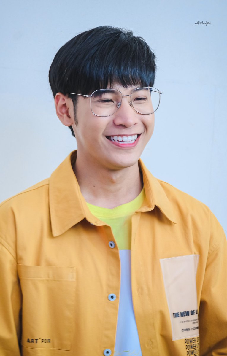 Simbastjinx's tweet photo. ช่วงนี้มองฟ้าน้อยมาก เพราะมองหน้าพี่สิงมากกว่า.😛
 #SingtoPrachaya https://t.co/gAGm6lcVcX
