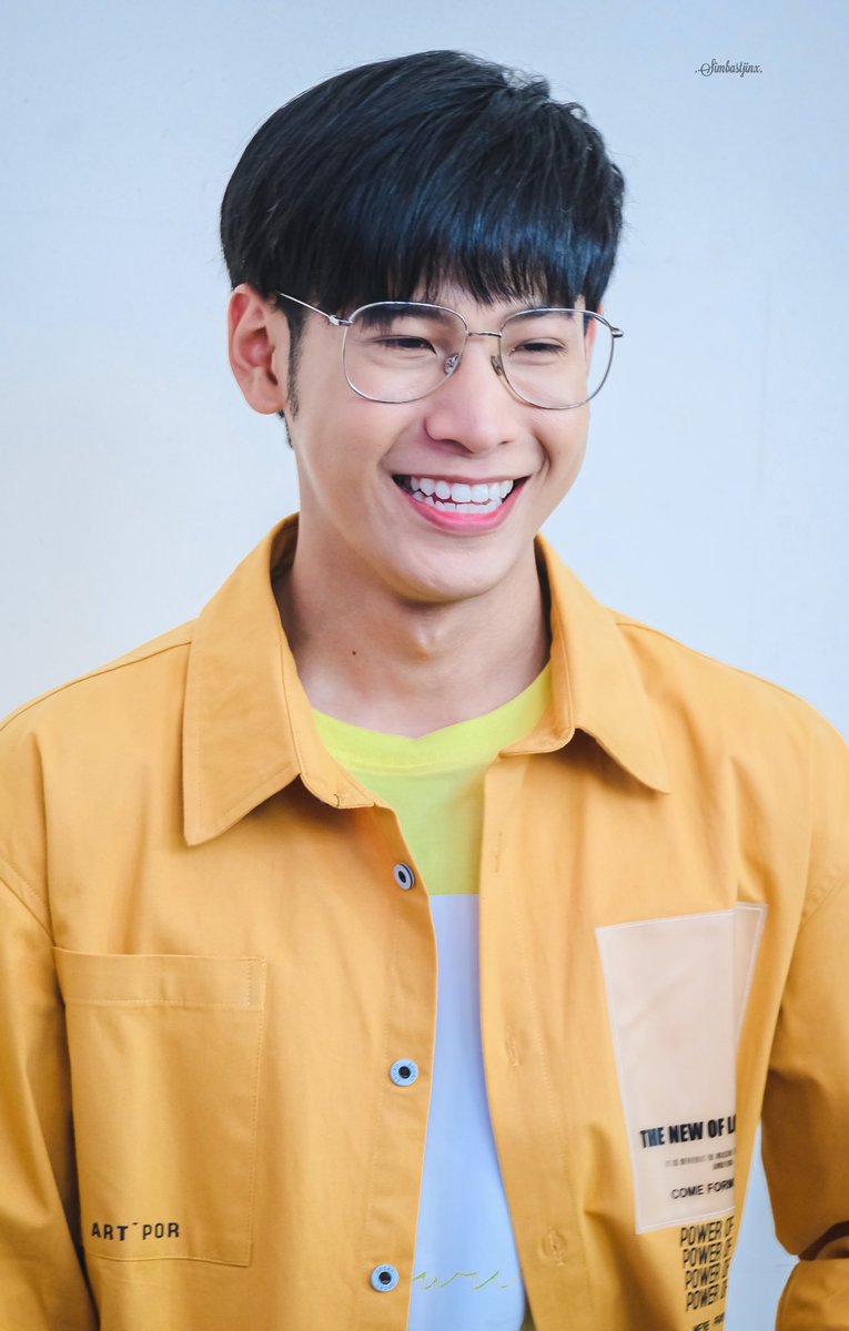 Simbastjinx's tweet photo. ช่วงนี้มองฟ้าน้อยมาก เพราะมองหน้าพี่สิงมากกว่า.😛
 #SingtoPrachaya https://t.co/gAGm6lcVcX