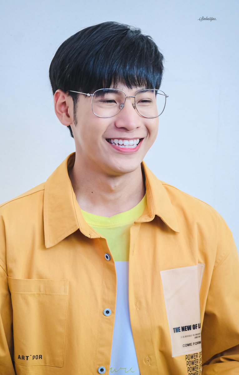 Simbastjinx's tweet photo. ช่วงนี้มองฟ้าน้อยมาก เพราะมองหน้าพี่สิงมากกว่า.😛
 #SingtoPrachaya https://t.co/gAGm6lcVcX