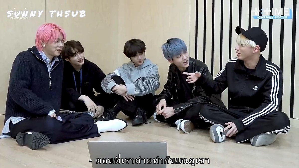 sunny_thsub's tweet photo. ซับไทย [T:TIME] ทีเร้กรีแอคชั่น  Blue hour M/V reaction #TXT 

ฮยูนิงไคไปสร้างวีรกรรมอะไรไว้ตอนถ่ายMV #BlueHour กันนะ อยากรู้คลิกลิ้งค์ด้านล่างเลย

Link 🔗 

https://t.co/JSgqfOUqkx

รวมซับไทยทีเร้ก #TXT_sunth 
.
.
#TOMORROW_X_TOGETHER https://t.co/ZiZUlQ8lOt