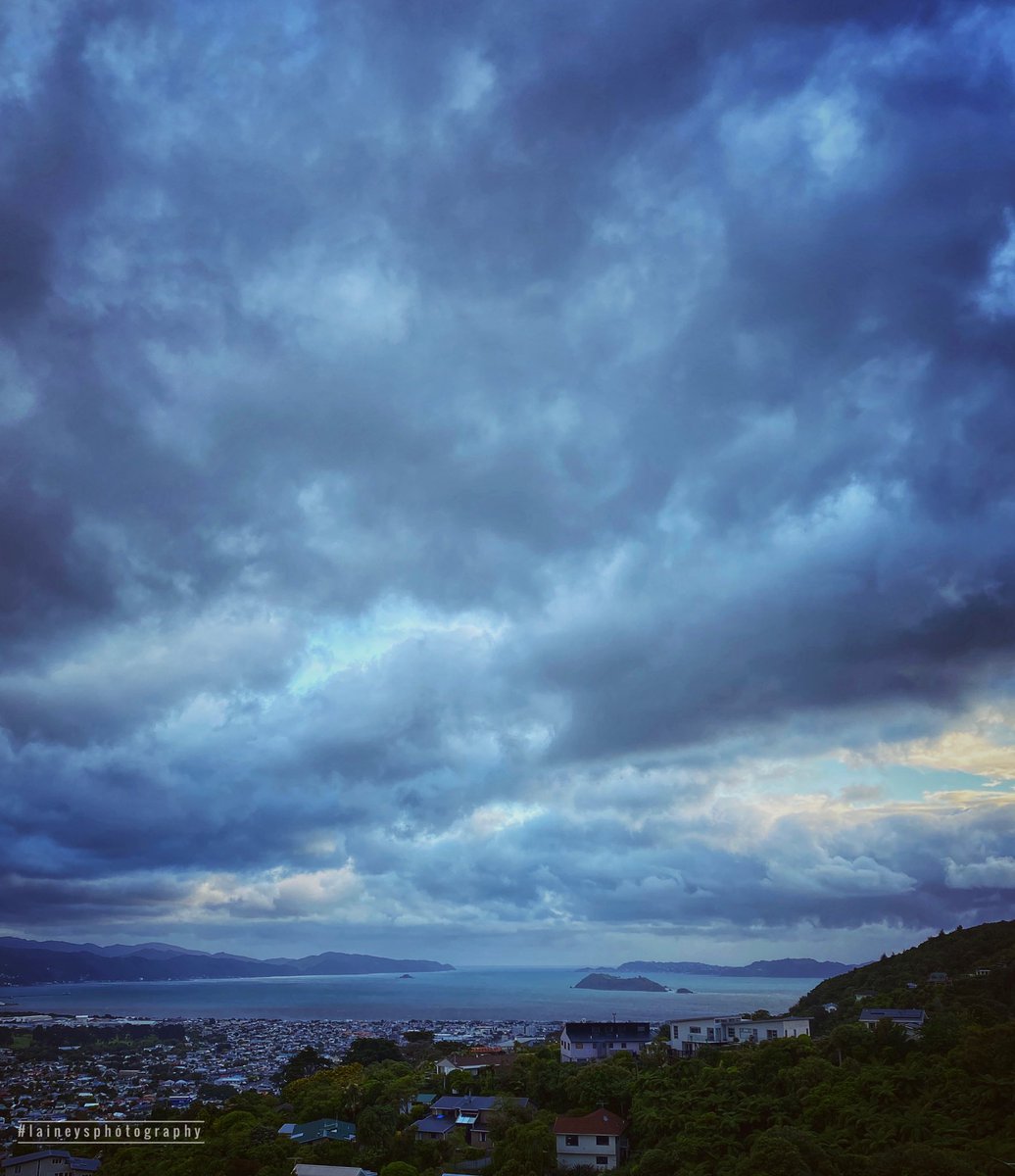 NZLainey's tweet photo. Cold. But nowhere near as wet as those over Napier way. Hoping everyone stays safe ๐
#wellylive @WeatherWatchNZ https://t.co/bQ9gnJ0YJ3