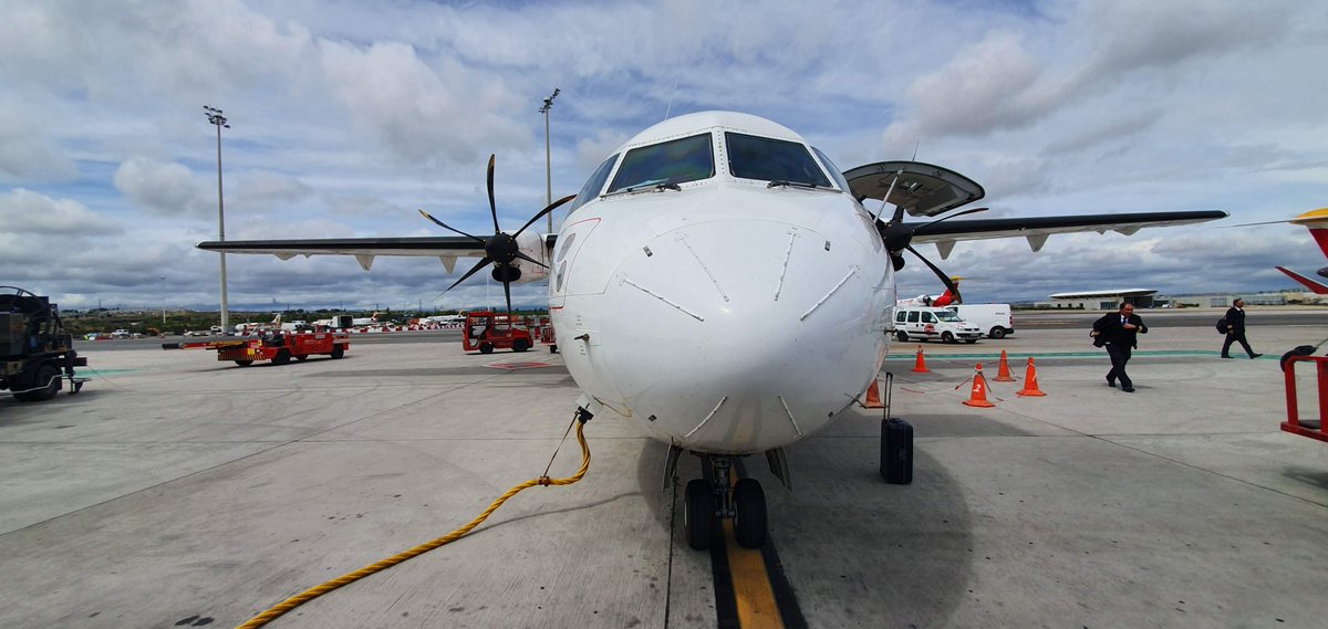 alexpj87's tweet photo. Buenos días, comienza la semana con dos besitos de nuestro querido atr de @AirNostrumLAM , EC-LQV.
@jmanatol @SpottersMelilla @ATRaircraft https://t.co/eA8jDmaP1h