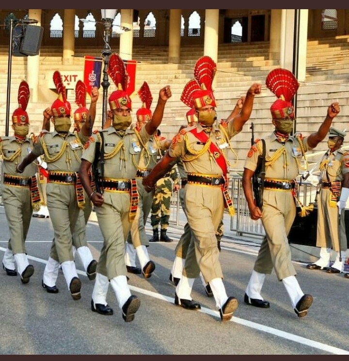 Debnath2Shankar's tweet photo. @SAMIRSHIRKE10 @Ranbir_Crpf @PMOIndia #CHALORAJGHAT aksath sob hokar cholo Delhi @PMOIndia @ndtv https://t.co/cSKzyBD6hX