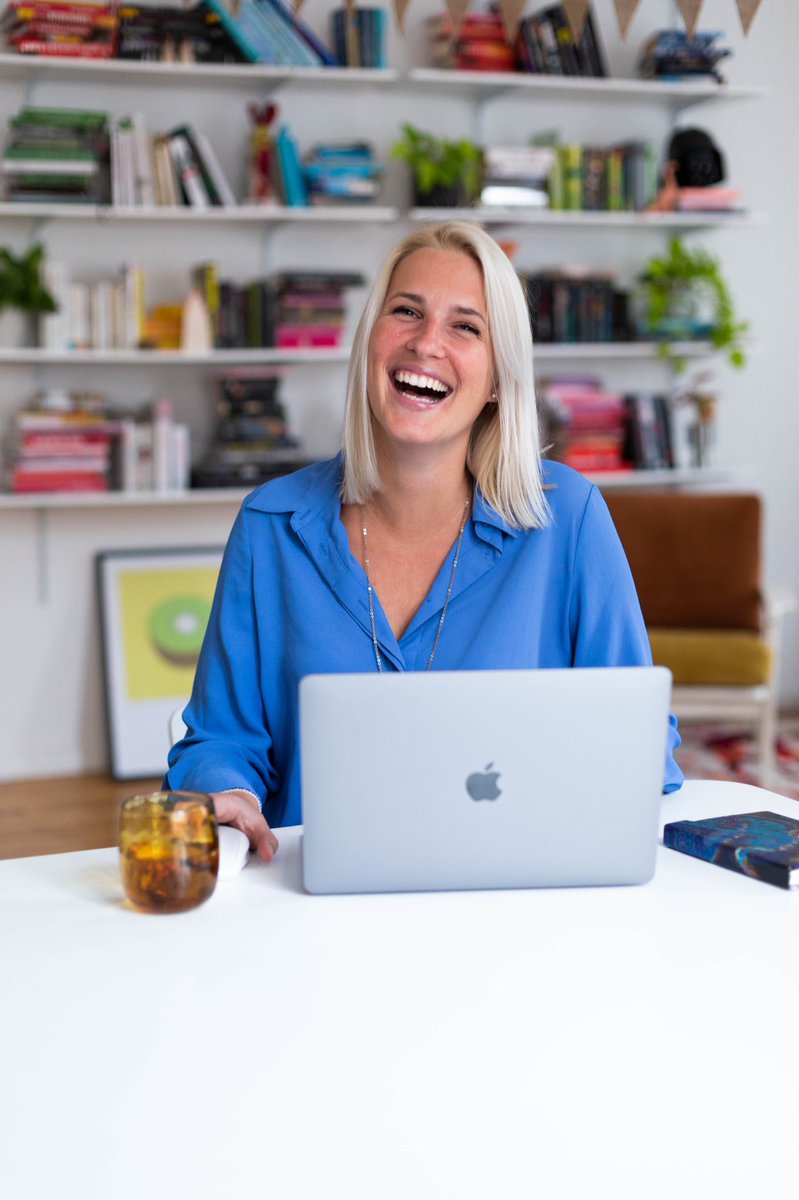 Hallo Twitter!
Lange habe ich mein Unwesen nur bei LinkedIn getrieben, now I‘m also here.
Was du hier finden wirst: Alles rund um #remotework #homeoffice und #mobilesarbeiten