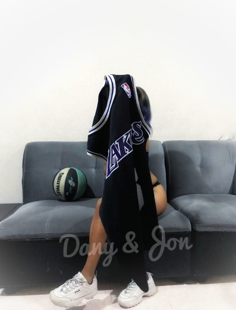 DanyJon_Sw's tweet photo. Tarde, pero lo prometido es deuda @Rokkojrsex
En homenaje al más reciente campeón de la NBA.
Y qué mejor que con el segundo mejor jugador de la historia así como mejor Laker, nuestra humilde opinión.
#mambamentality
#Hotwife
#DanyNBA
#QuéColorTeGusta https://t.co/xCWjwhFkrf