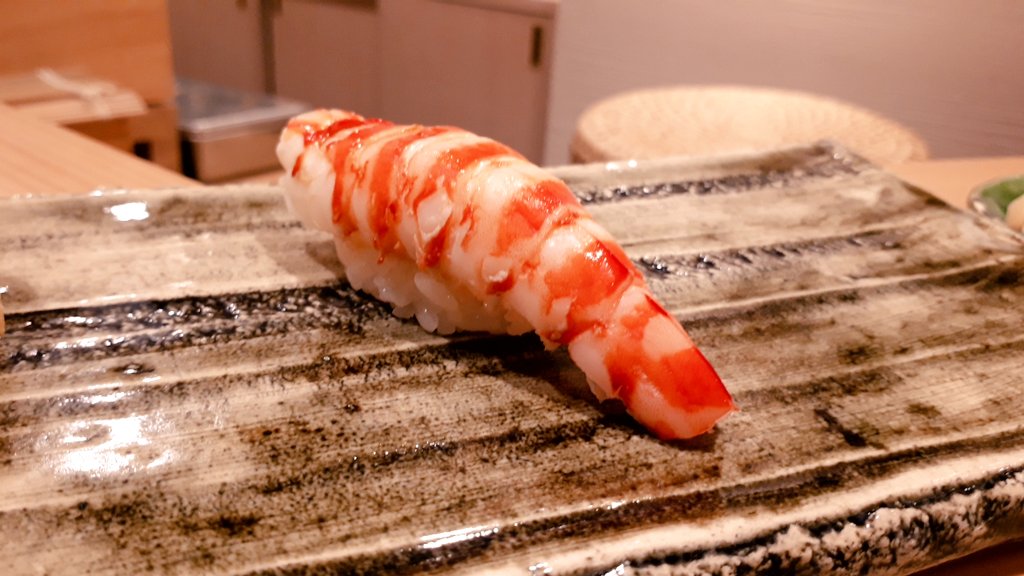 inomasa19790324's tweet photo. バイトのあべちゃん
回らないお鮨デビュー♪
この前まで高校生だったとは思えないくらい礼儀正しいし、頑張ってくれてるので
ご褒美鮨ですね！ https://t.co/AbPl4rSSuC