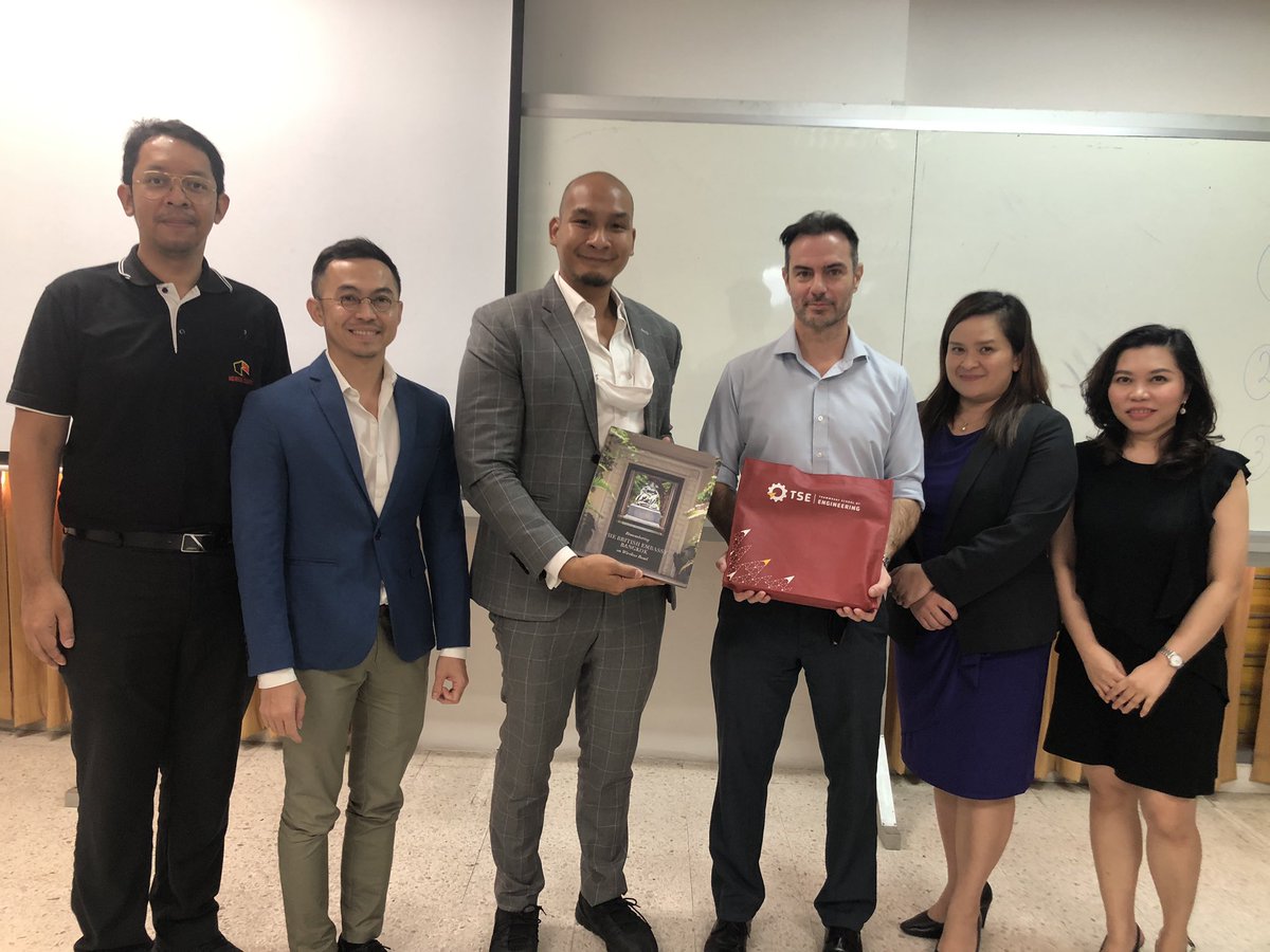 uktradeinthai's tweet photo. Great fun to team up with @ukinthailand to present about 🇬🇧’s #GlobalEntrepreneuProgramme &amp; Chevening Scholarship today at @TUinternational’s #TUPINE. 
Looking forward to welcome you to the UK in the near future! https://t.co/erPyrFAvqi