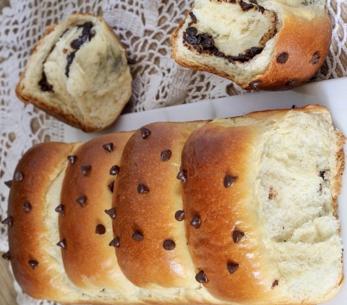 Sweet bread with #chocolate chips!😋Have a nice day😋
#MondayMorning