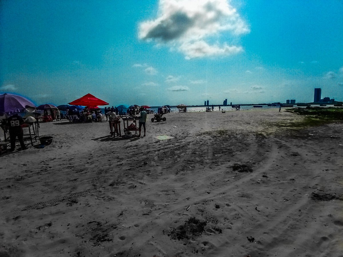iamola_mide's tweet photo. I walk, I see, I photograph #Phonephotography #AyoAdigun https://t.co/v2IZTEulit