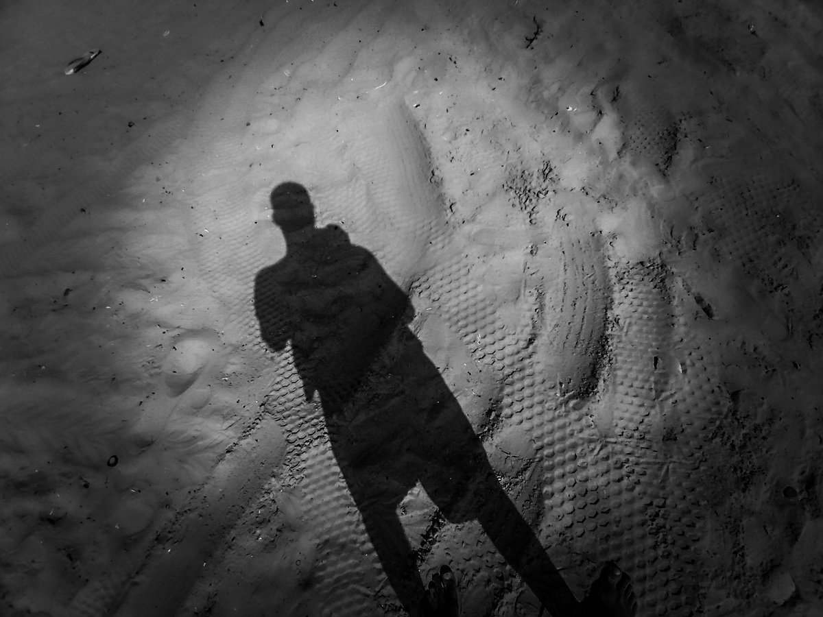 iamola_mide's tweet photo. I walk, I see, I photograph #Phonephotography #AyoAdigun https://t.co/v2IZTEulit