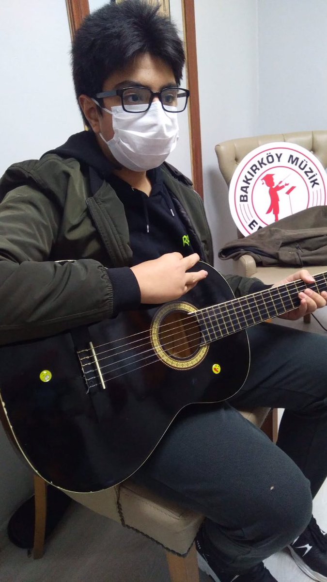 BMenstitusu's tweet photo. Yeni Dönem Gitar Dersi Kayıtlarımız Devam Ediyor...

0212 660 00 61 - 0549 552 00 16

#konservatuarahazırlık #gitar #gitardersi #enstrüman  #bakırköymüzikenstitüsü #klasikgitar #elektrogitar #gitareğitimi #birebirgitar #birebirders #birebirgitardersi #birebirgitareğitimi https://t.co/09q2swUXSX