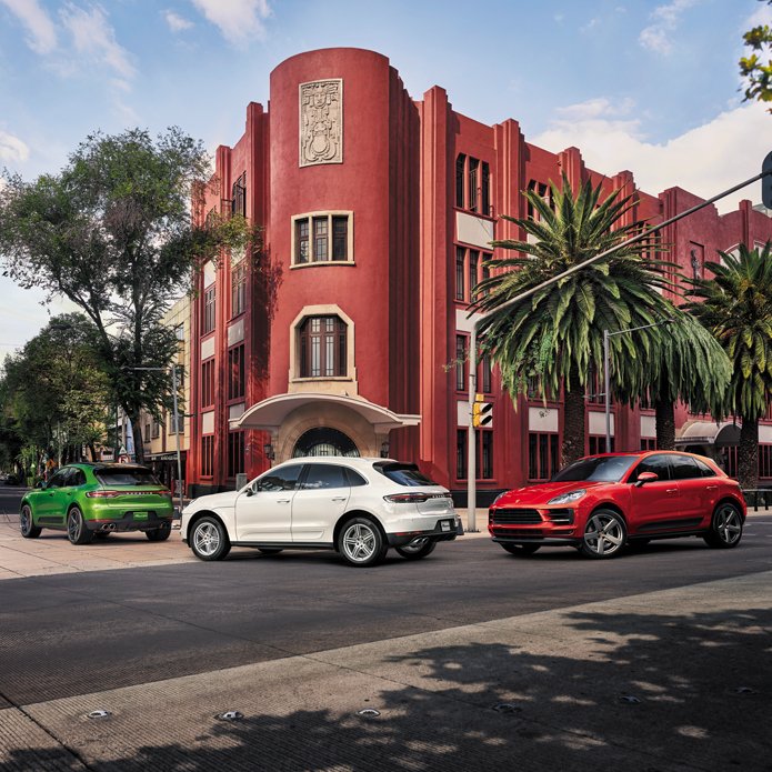 DriveMx1's tweet photo. Ya está disponible en México la versión de entrada del #PorscheMacan.
Motor de cuatro cilindros turbo de 1,984 c.c. transmisión PDK de siete marchas y tracción integral que entrega 248 hp, precio inicial $998,0000 MXP.
#DriveMX #Porsche #Macan https://t.co/VCn3Ozb5q1