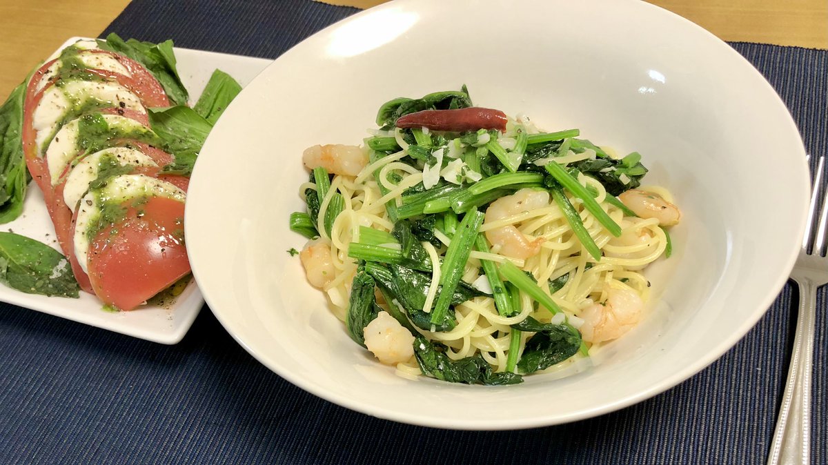 nuts_cooking's tweet photo. 海老ほうれん草パスタとカプレーゼ

#Twitter家庭料理部 #料理好きな人と繋がりたい #おうちごはん #料理記録 #料理好き #昼ごはん #パスタ https://t.co/AhhOx9jJBI