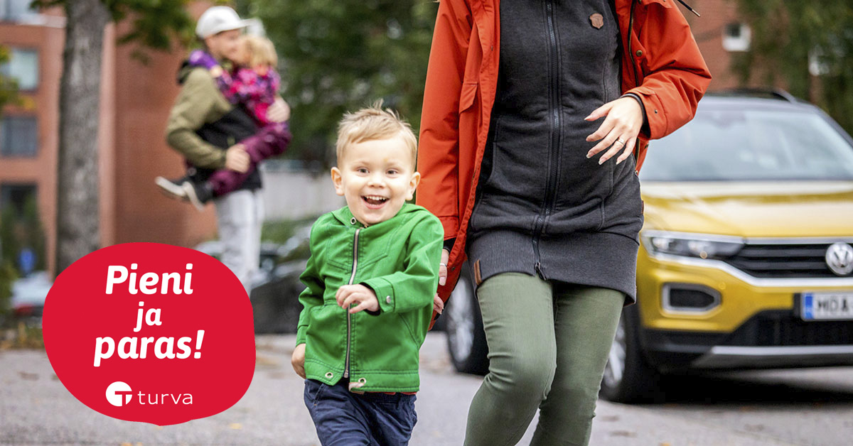 TurvaVakuutus's tweet photo. Meillä on edelleen vakuutusalan tyytyväisimmät yksityisasiakkaat, kertoo EPSI Ratingin Vakuutus 2020 -tutkimus. 😍Asiakastyytyväisyysindeksimme 77,5 erottuu selvästi edukseen sekä kilpailijoihin (2. sija 71,7) että alan keskiarvoon (70,1) verrattuna: https://t.co/srzJfTt9uy https://t.co/9bDYYfG54f