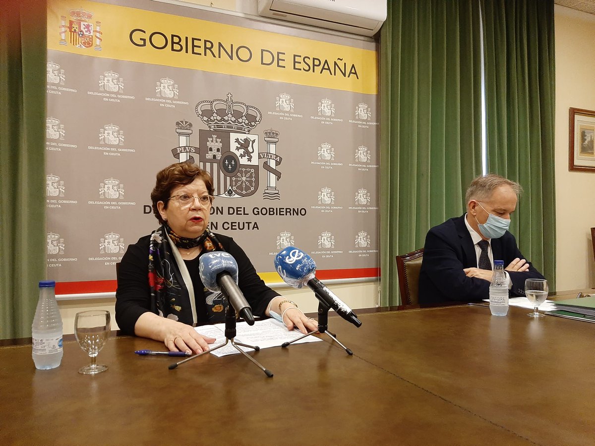 DelegGobCEU's tweet photo. La Delegada comparece con @Ingesa_Ceuta para valorar la situación #COVID19 #Ceuta:
✅ Se apoyan las medidas de @GobiernodeCeuta como competente.
✅ Estamos en fase 2 #PlandeContingencia de #HUCE. No hay #colapso.
✅ Las medidas sirven de poco sin #ResponsabildadCiudadana https://t.co/hQ5GcX1dPr