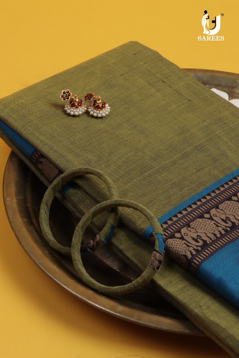 kavya_stylein's tweet photo. *Narayanpet Mercerised Cotton Collective* Elephant Broder
👉6.2 Mtrs with running blouse
*@ Just Rs 1199 includes + Free shipping +Free bangles+ Free Kempu earring* (Bangles) includes GST
😍Free match bangle😍Free shipping😍
#grabsoon
#2ktrends https://t.co/Lt6Hv2j8gX