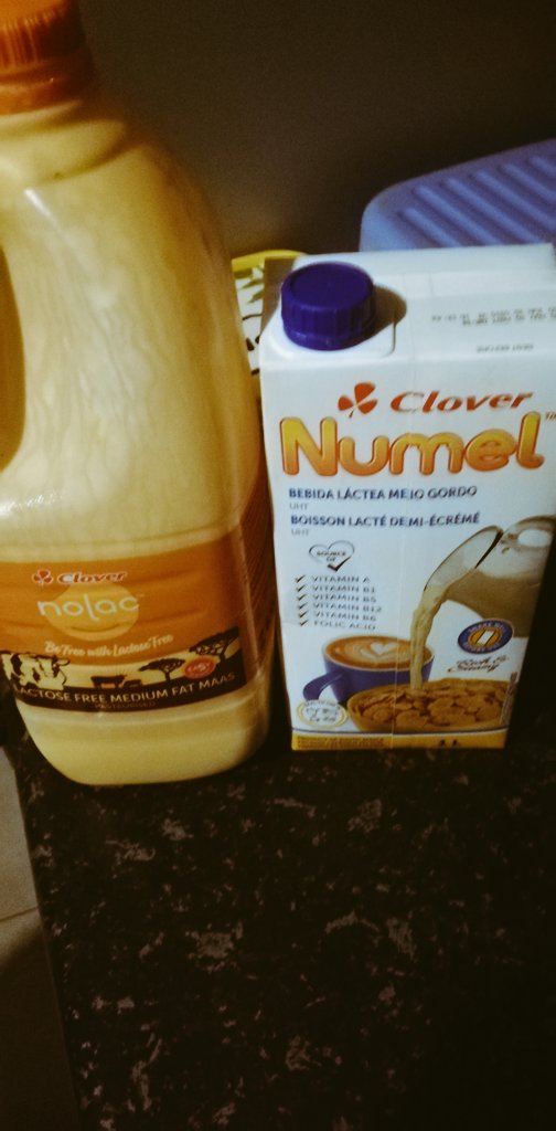 nashialey's tweet photo. Thank you clover for thinking about us❤️❤️❤️
#Lactoseintolerance
#nowicaneatphuthu
#imhappy https://t.co/5Pnq4g5n4A