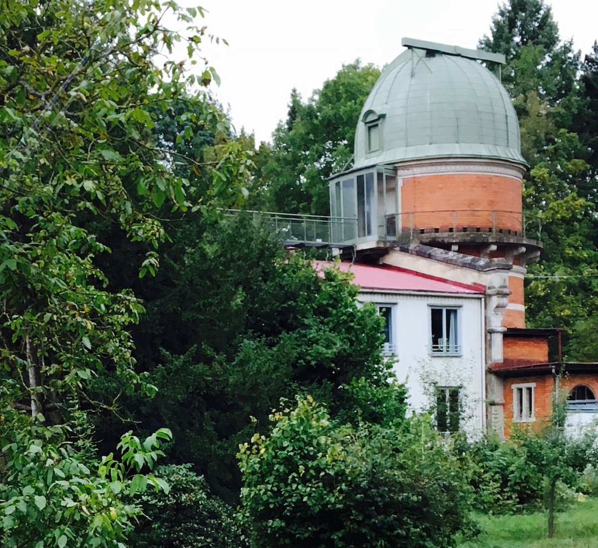 ManamiSasakiDE's tweet photo. We had to cancel the Astronomy Lab this spring and fall. Today, the new Lab course will start, which will be mainly online, following the Corona rules. Thank you to all the members of the Observatory who put so much time and effort into making this possible! @drremeis @unifau https://t.co/49hdF2YMY8