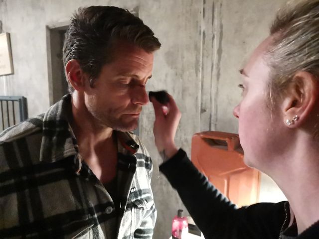 Some make up to begin your day ?