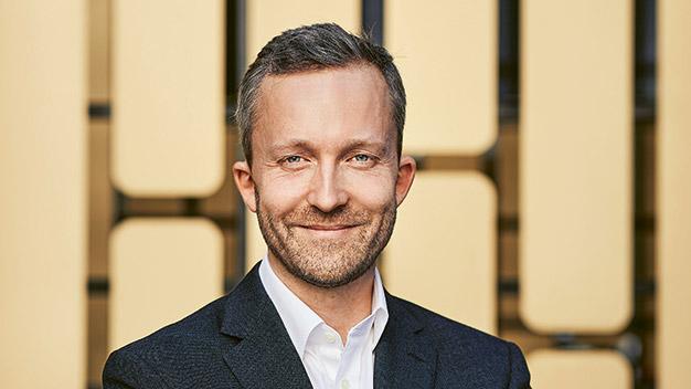 BernhardGuhl's tweet photo. #Digitalisierung «Der Rucksack ist mein Büro, alles andere ist in der Cloud», @JoernHarde, CFO der Siemens Schweiz AG, über den Kulturwandel, den der Arbeitsplatz von morgen fordert. Mehr erfahren: https://t.co/8YgyUS4jGd #newnormal #TeamSiemens @Siemens_Schweiz https://t.co/XNHBppUP46