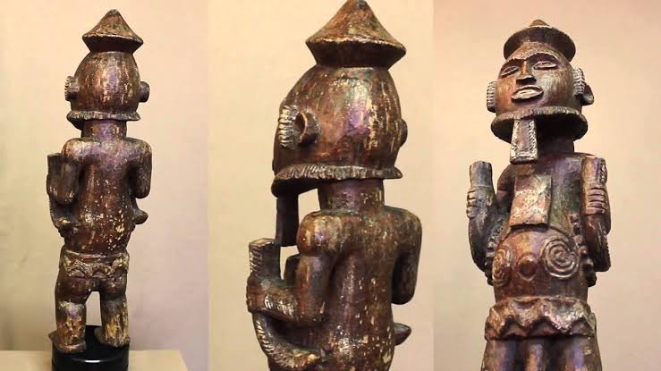 Archeological evidence from cravens also suggest that the Efik, Andoni, Ibibio, Annang, Oron, Ibeno etc in the Old Cross River Region are off a single Ancestor from the southern coastal region of Nigeria and Cameroon known to have resided in this area before 2370BC.